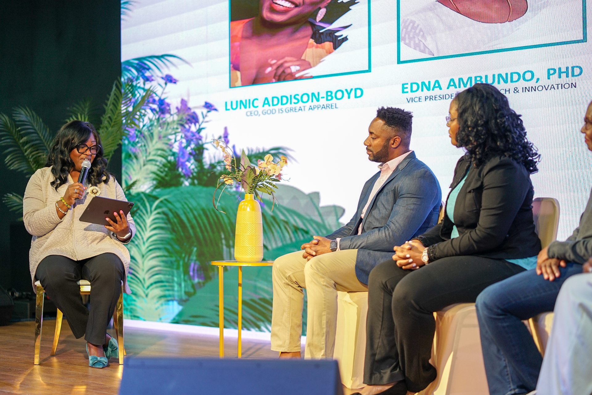 Elle moderating panel at Thrive Career Summit