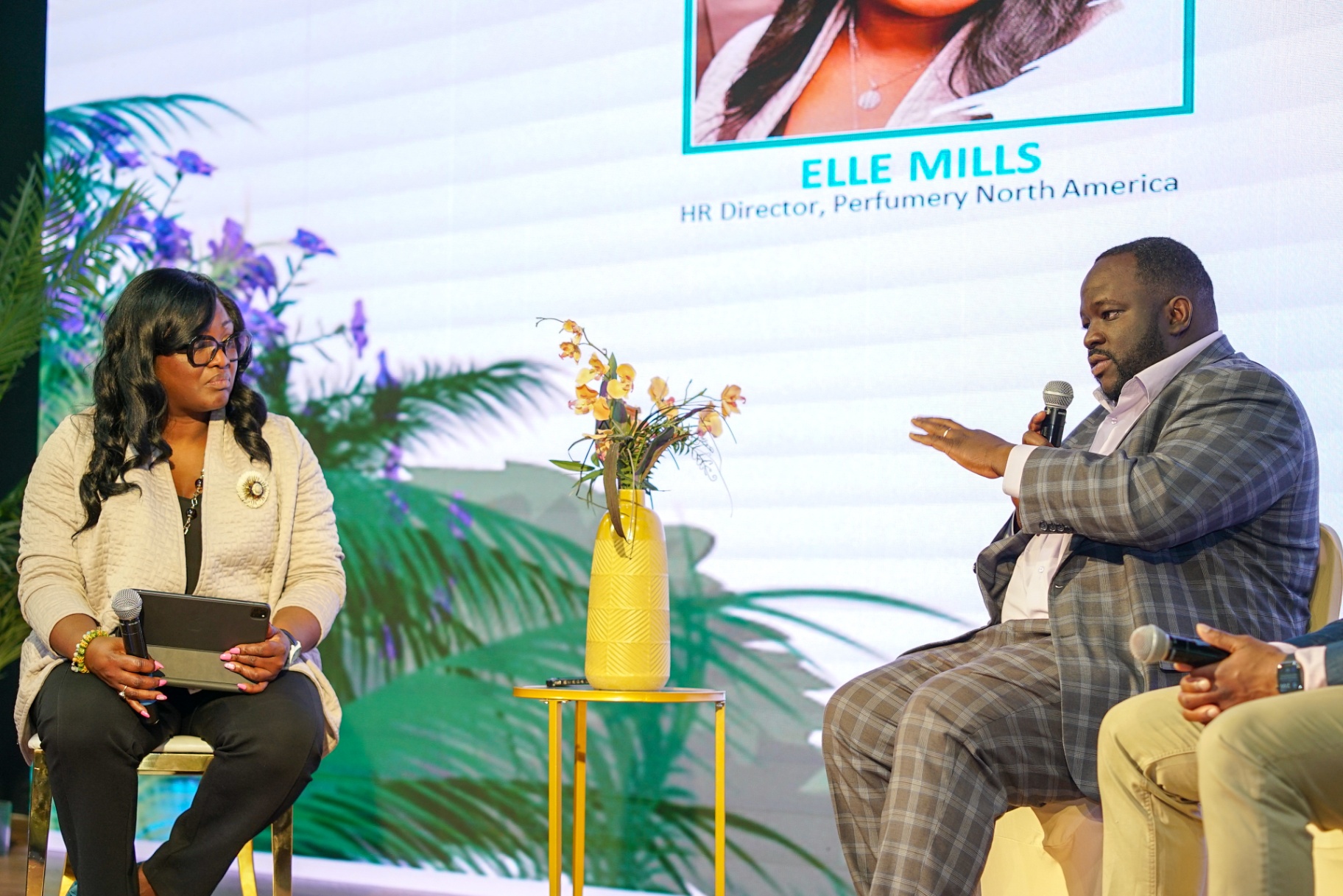 Elle in fireside conversation at Leader Talks